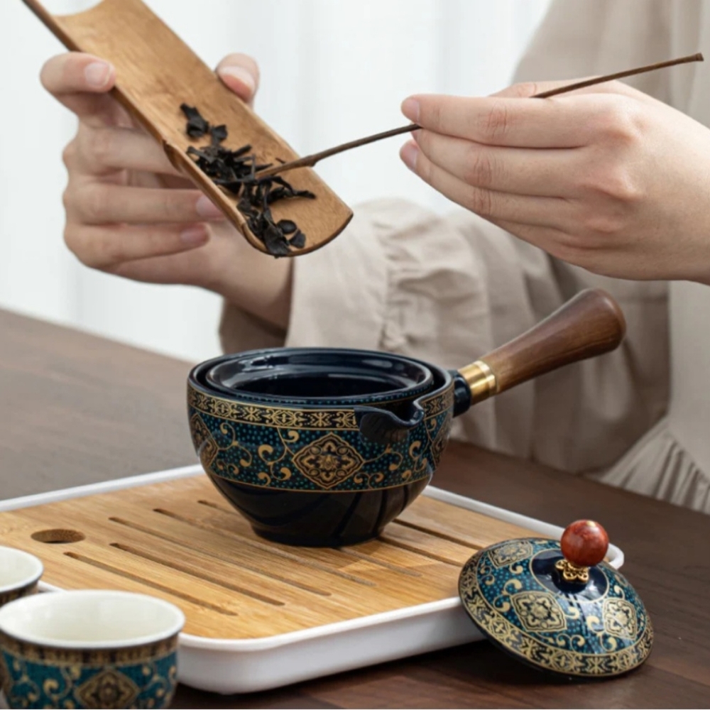 Tea Set - Picture 5 of 9